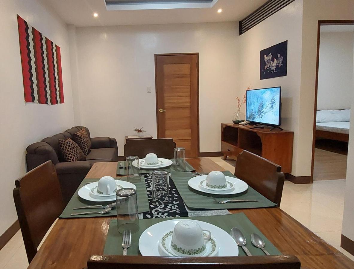 Le Chateau Residences Bacolod Esterno foto